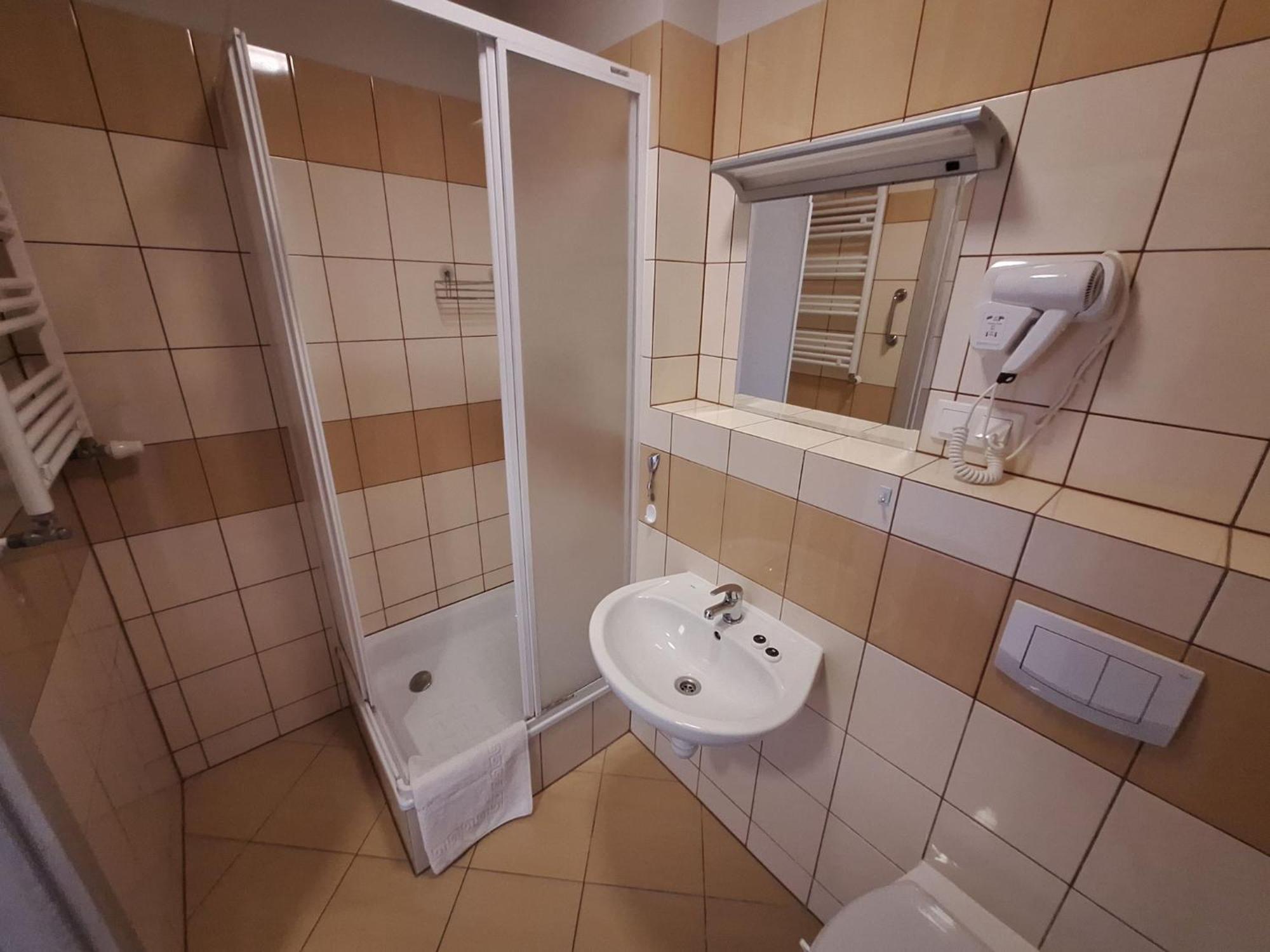 Politechnika Warszawska Osrodek Wypoczynkowy Hotel ซาร์บินโนโว ภายนอก รูปภาพ